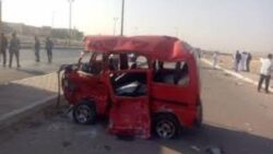 انقلاب سيارة سوزوكي وإصابة 5 أطفال أعلى طريق الواحات