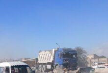 انقلاب سيارة نقل يسبب تكدس مروري على الإسكندرية الصحراوي