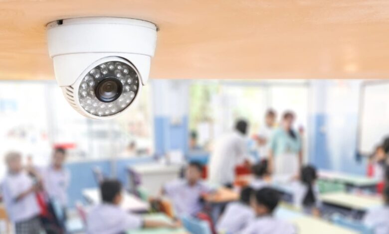 سيدز الدولية للغات مُفاجأَة مدوية الفحص الأولي لكاميرات المراقبة