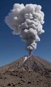 بركان "هايلي غوبي" الإثيوبي الخامد منذ 12 ألف عام ينفجر ويرسل رماده إلى اليمن وعُمان