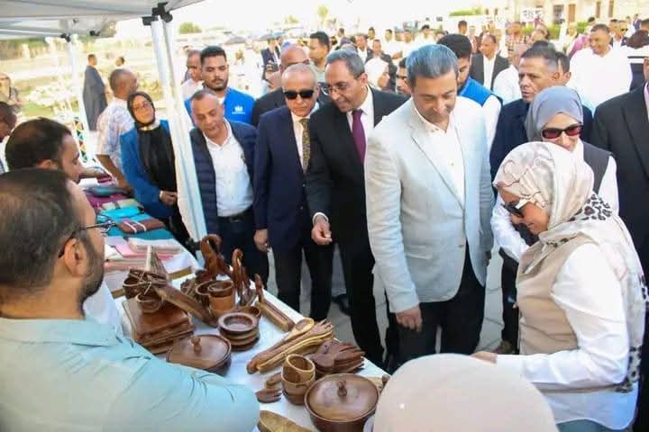 إنطلاق معرض التكتلات الاقتصادية بمعبد دندرة في مهرجان قنا للفنون التراثية