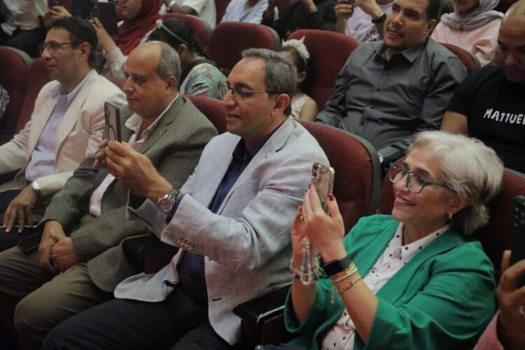 محافظ قنا يشهد احتفالية فنية كبرى ضمن مهرجان قنا للفنون والحرف التراثية