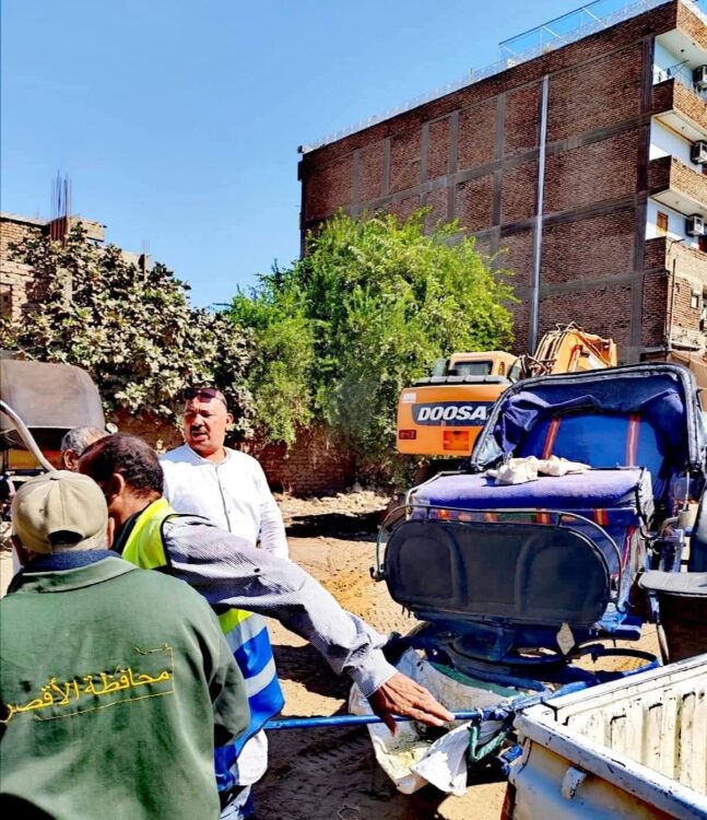 حملات مكثفة للتحفظ على عربات الحنطور المخالفة في الأقصر