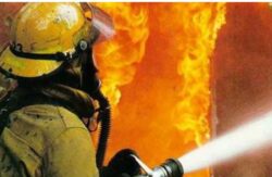 الحماية المدنية تسيطر على حر-يق في مخزن خردة بشركة في 6 أكتوبر