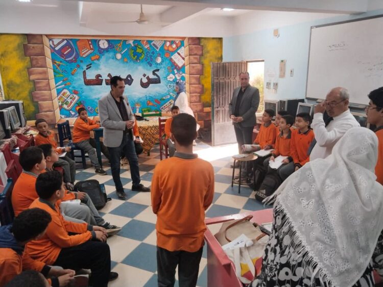 مدير تعليم قليوب يتفقد مدرستي عزيز المصري وصلاح الدين لمتابعة سير العملية التعليمية