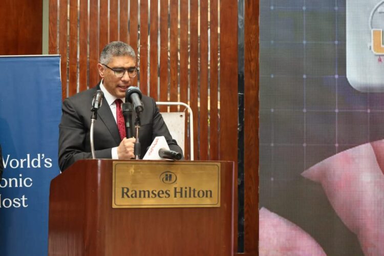 محافظ الجيزة يشارك في توزيع شهادات دراسة برايل لدعم ذوي الإعاقة البصرية