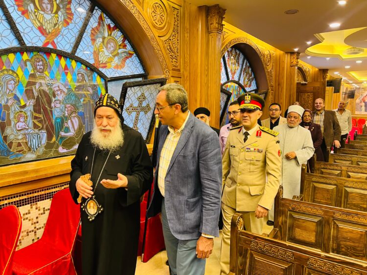 محافظ قنا في موسم الشهيد مارجرجس بدير المحروسة لتعزيز التآخي