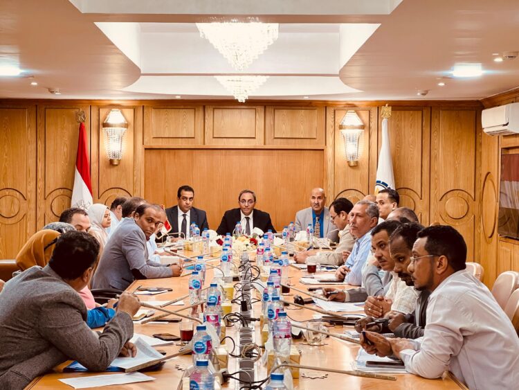 اجتماع حاسم في قنا لمراجعة الخطة الاستثمارية ودفع معدلات تنفيذ المشروعات
