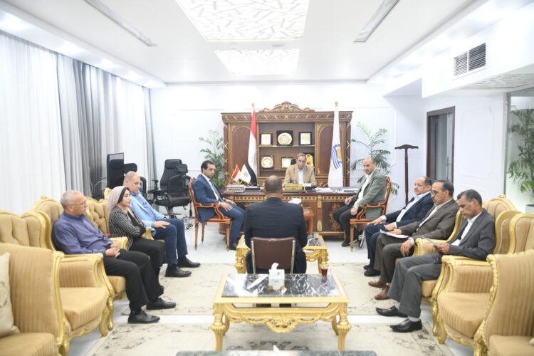 محافظ قنا يقود أعمال لجنة اختيار القيادات التنفيذية بعد تقييم موسّع للمتقدمين