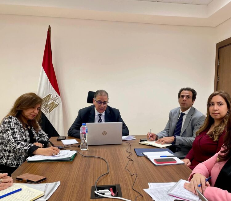 نائب وزير الخارجية والهجرة يجتمع افتراضياً مع أبناء الجالية المصرية في النمسا