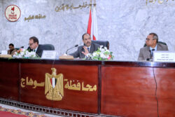 محافظ سوهاج يشدد على متابعة ملفات التصالح والتقنين وإزالة التعديات والاستعداد لانتخابات مجلس النواب