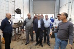 رئيس شركة الصرف الصحي بالإسكندرية يتفقد الإدارة العامة للتصنيع ويشيد بجهودها