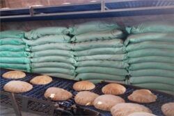 26 طن دقيق في قبضة الأمن