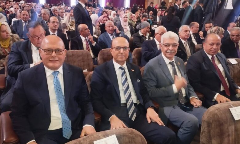 رئيس جامعة سوهاج يشهد لقاء الرئيس الكوري الجنوبي بجامعة القاهرة