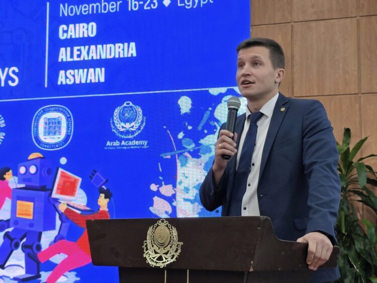 مدير البيت الروسي بالإسكندرية يفتتح أسبوع الروبوتكس