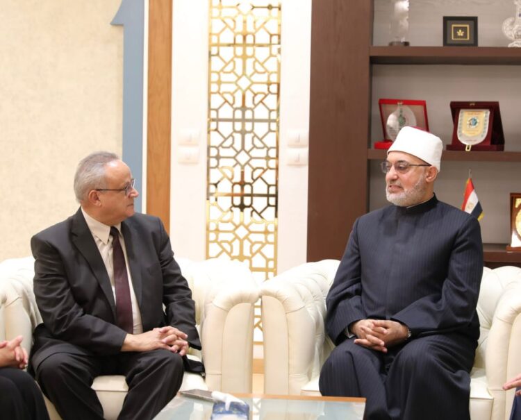 مفتي الجمهورية يستقبل مدير مكتبة الإسكندرية لبحث تعزيز التعاون المشترك