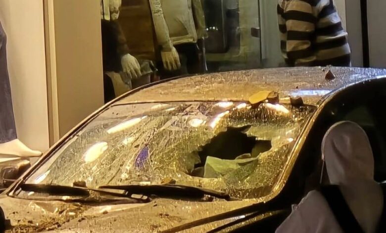 انهيار شرفة عقار بالإسكندرية يحطم زجاج سيارة دون إصابات