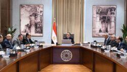 رئيس الوزراء يتابع مشروعات تطوير قطاع الغزل والنسيج