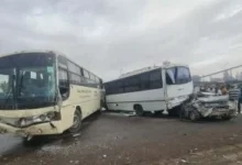 تصادم 10 سيارات وأتوبيس يشل الطريق السياحي بالجيزة ويؤدي لتكدس مروري كثيف