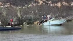 انقلاب ميكروباص بترعة المريوطية أمام كوبري زويل بالجيزة