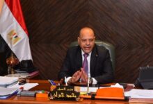 وزير العمل يعتمد تحديد ساعات العمل في المنشآت الصناعية