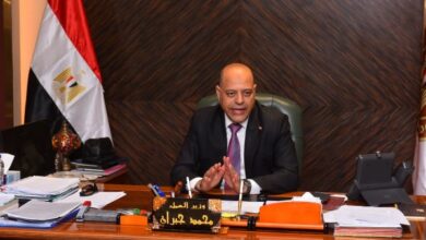 وزير العمل يعتمد تحديد ساعات العمل في المنشآت الصناعية