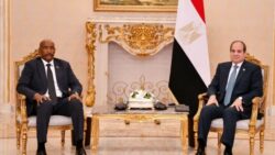 رئاسة الجمهورية تصدر بيانا بمناسبة زيارة رئيس المجلس السيادي الانتقالي السوداني إلى مصر