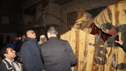 محافظ القليوبية ومدير الأمن يتابعان حادث تساقط حاويات من قطار بطوخ