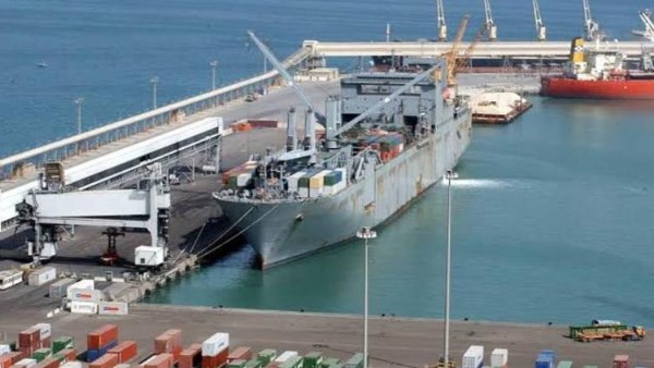 ميناء العريش البحري يعود للعمل بعد تحسن الأحوال الجوية