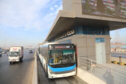 طوابير وازدحام على الأتوبيس الترددي الجديد طفرة بالنقل الجماعي على الطريق الدائري