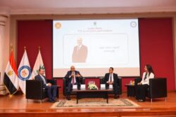 وزير العمل يفتتح ندوة توعوية بشأن قانون العمل الجديد. 