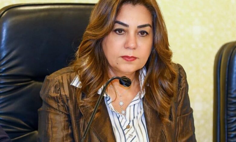 وزيرة التنمية تتلقى تقريراً من قطاع الإدارة الاستراتيجية لجهود التصدي للبناء المخالف.