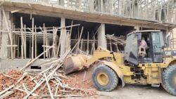 وزيرة التنمية تتلقى تقريراً من قطاع الإدارة الاستراتيجية لجهود التصدي للبناء المخالف.