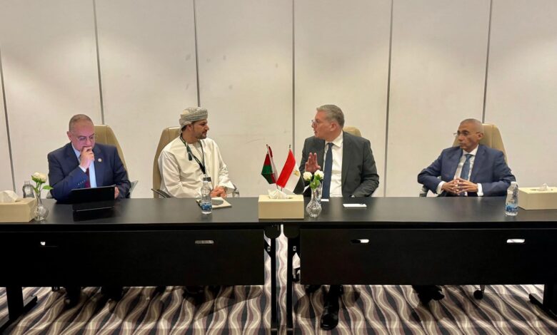 وزير البترول يبحث مع أوكيو العمانية مساهمة بتروجت في تنفيذ مشروع نقل الغاز الطبيعي.