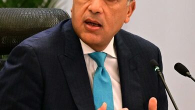 رئيس الوزراء يتابع تطورات حادث حريق سوق الخواجات المنصورة