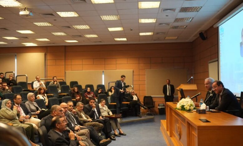 وزير المالية في حوار مفتوح مع طلاب جامعة النيل