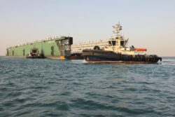 نجاح عملية عبور"الحوض العائم" GREEN DOCK 3 مقطورًمقطورًا بواسطة 5 قاطرات بحرية.