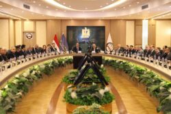 وزير الإتصالات والنائب العام يوقعان بروتوكول تعاون لتنفيذ 10 مشروعات.