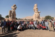 وزير السياحة والآثار يشهد إزاحة الستار عن تمثالين ضخمين للملك أمنحتب الثالث.