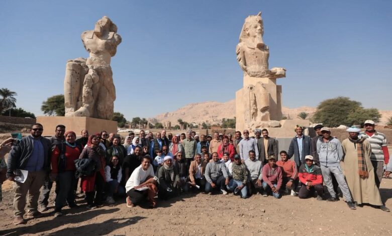 وزير السياحة والآثار يشهد إزاحة الستار عن تمثالين ضخمين للملك أمنحتب الثالث.