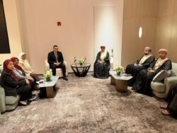 وزير الإسكان يبحث مع نظيره العماني سبل وآليات تعزيز التعاون المشترك.