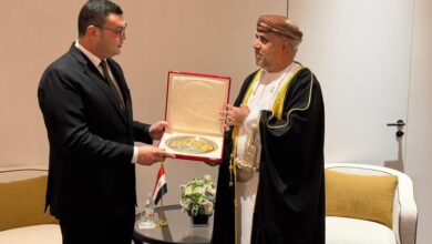 وزير الإسكان يبحث مع نظيره العماني سبل وآليات تعزيز التعاون المشترك.