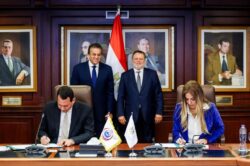 محافظ البنك المركزي ووزير الصحه يشهدان توقيع تجديد بروتوكول تعاون مع صندوق مواجهة الطوارئ الطبية.