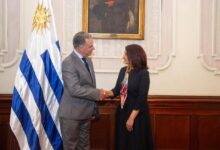 سفيرة مصر  في مونتفيديو تسلّم أوراق اعتمادها لرئيس جمهورية الأوروجواي