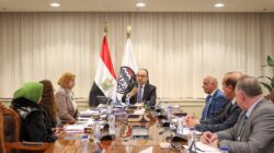 وزير قطاع الأعمال العام يجتمع بمجلس إدارة "مصر للسياحة" بتشكيله الجديد.