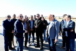 وزير الإسكان يتفقد مشروع طريق محور سفنكس بطول 16كم بمدينة سفنكس الجديدة.