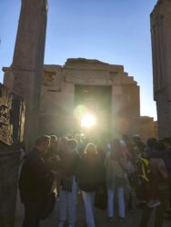 تعامد الشمس يعلن دخول الشتاء ويشعل الموسم السياحي بالأقصر