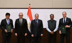 رئيس الوزراء يشهد توقيع عقد تشغيل فندق الكونتيننتال التاريخي وسط القاهرة بعلامة "تاج" العالمية