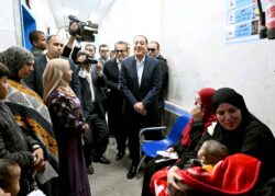 مدبولي أثناء تفقده مشروعات المبادرة الرئاسية حياة كريمة بقرى الصف