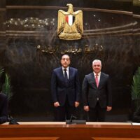 رئيس الوزراء يشهد مراسم توقيع 3 عقود مشروعات صناعية بالمنطقة الاقتصادية لقناة السويس.